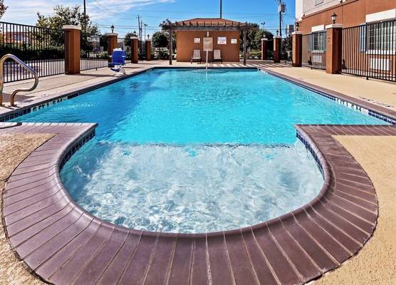 Candlewood Suites BAYTOWN by IHG 1