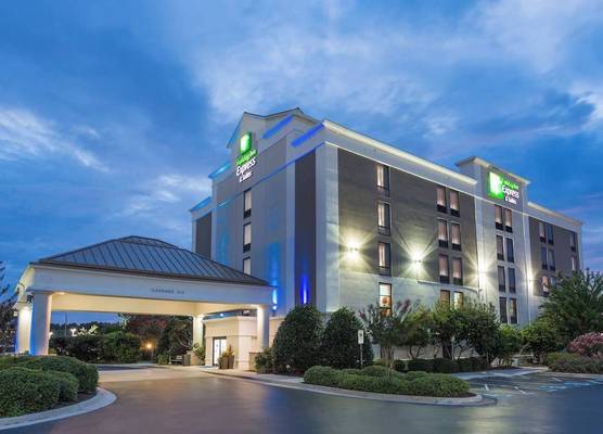 Holiday Inn Express & Suites WILMINGTON-UNIVERSITY CTR by IHG 1
