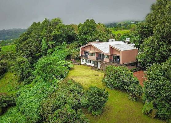 Poas Volcano Lodge 1