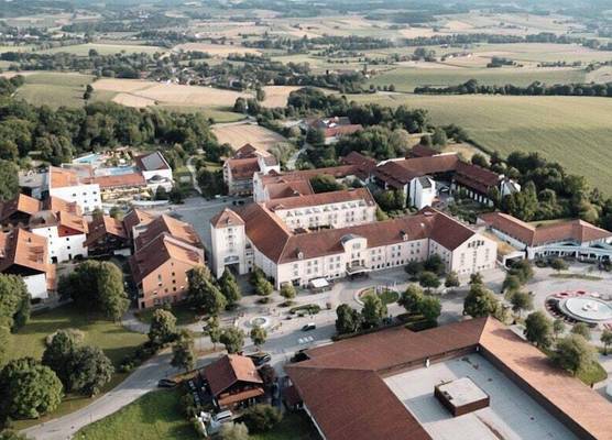 MAXIMILIAN Grand Hotel 1