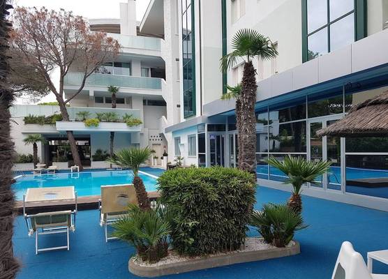 Hotel Carillon 1