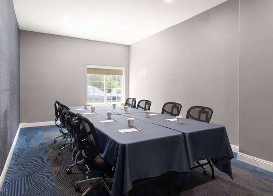 La Quinta by Wyndham Bakersfield North 1