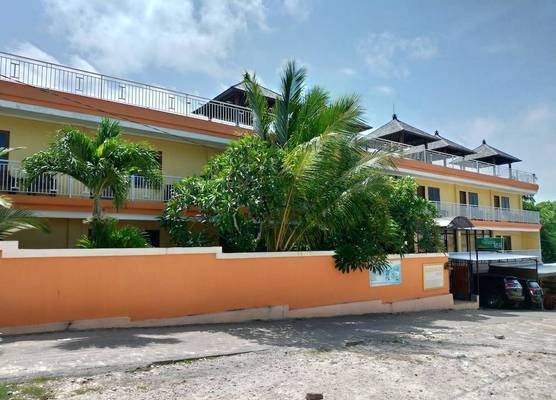 Balangan Paradise Hostel and Restaurant 1