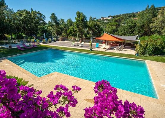 La villa Roméo, piscine et spa 1