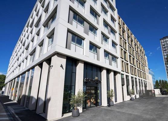 Staycity Aparthotels Paris La Defense 1