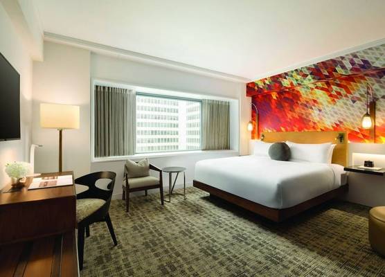 Fairmont The Queen Elizabeth 1