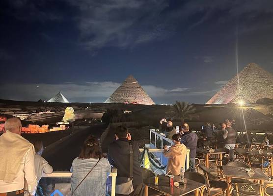 The Gate Hotel Front Pyramids & Sphinx View 1