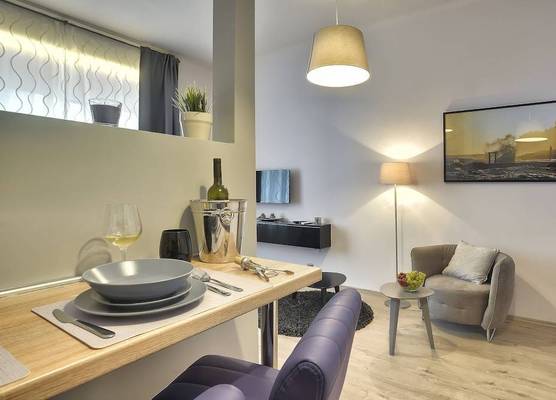 D&A Center Apartments with FREE Parking 1