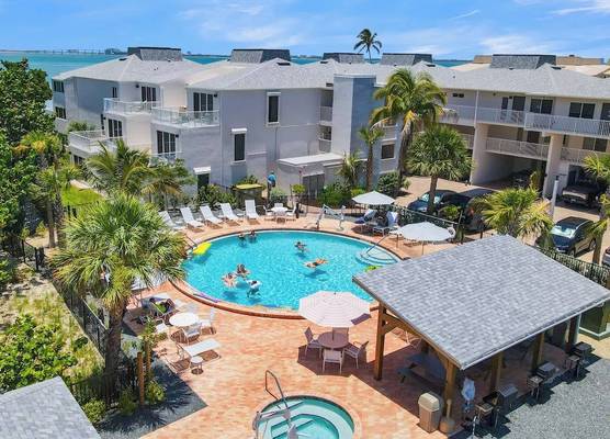 Lighthouse Resort & Club 1