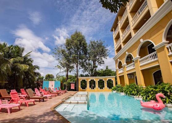 ROYAL PINEAPPLE HOTEL l a welcome to wealth and good fortune 1