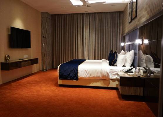 Hiland Hotel 1