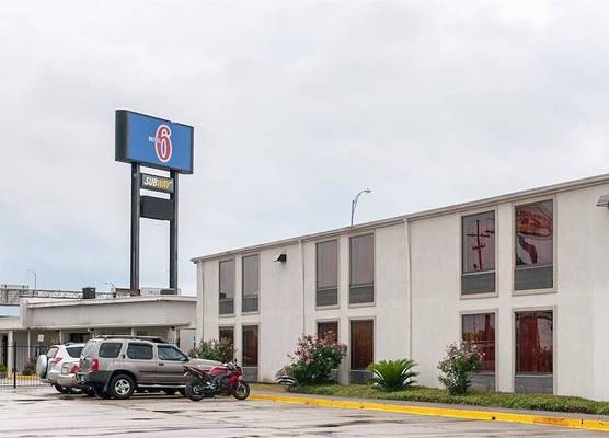 Motel 6-New Orleans, LA - Near Downtown 1