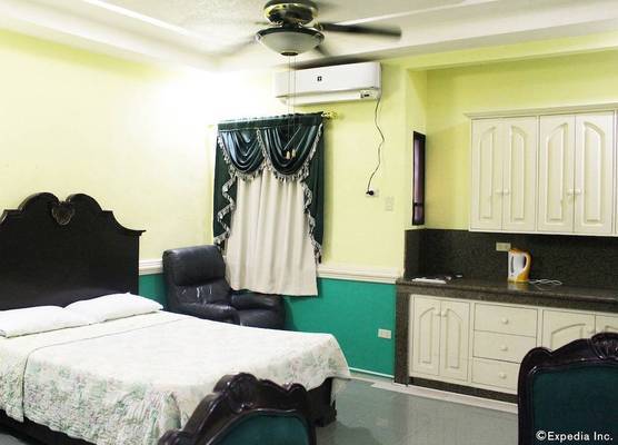 Kokomo's Suites Hotel 1