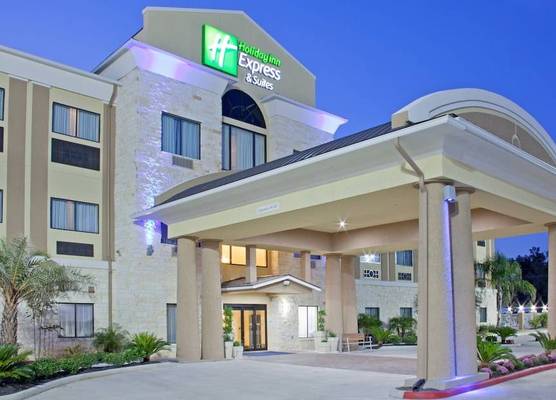 Holiday Inn Express & Suites BEAUMONT NW PARKDALE MALL by IHG 1