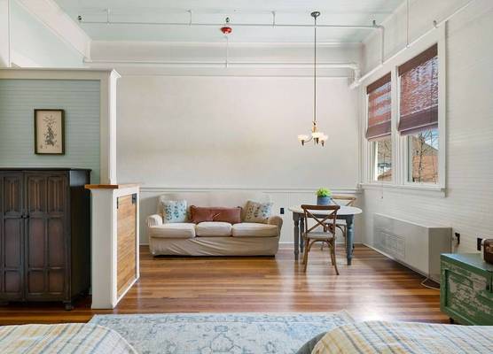 Mccloud Mercantile Hotel 1