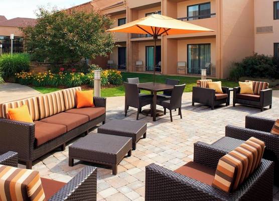 Courtyard by Marriott Rockford 1