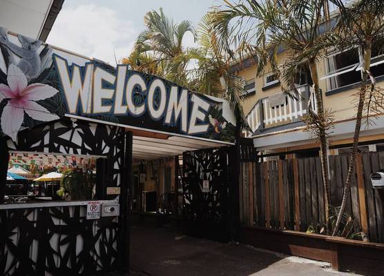 Backpackers In Paradise - 18 to 40 Years 1
