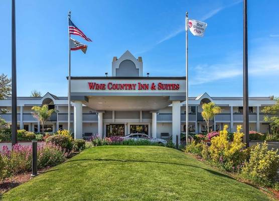 Best Western Plus Wine Country Inn & Suites 1