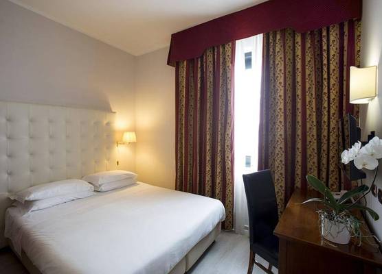 Carlton Hotel 1