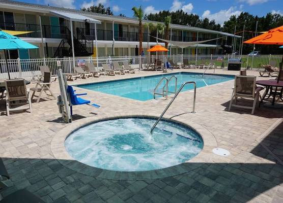 The Smart Stay Inn 1