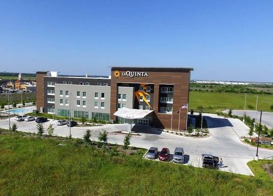 La Quinta by Wyndham San Marcos Outlet Mall 1
