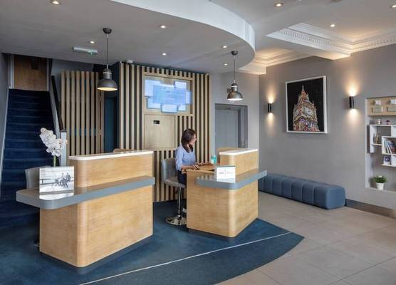 Holiday Inn Express LONDON - VICTORIA by IHG 1