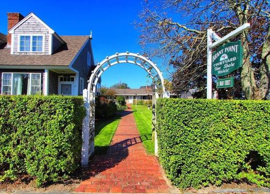 Brant Point Courtyard 1
