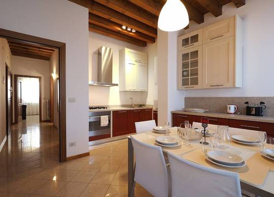 Venice Style Apartments 1