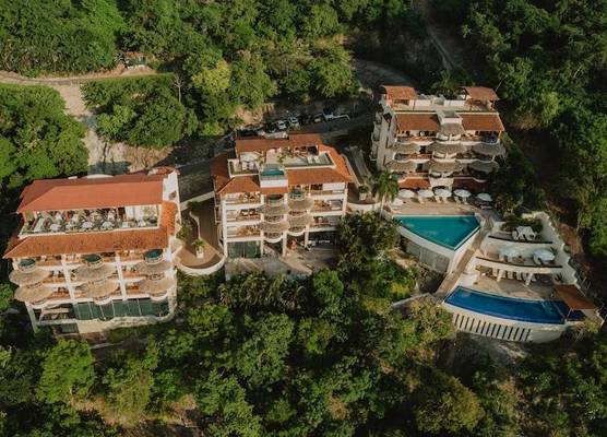 Pacífica Grand Zihuatanejo 1