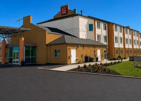 Econo Lodge Menomonie 1