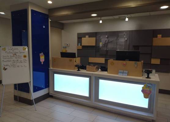 Holiday Inn Express & Suites ALBUQUERQUE MIDTOWN by IHG 1