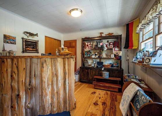 Sandy Point Motel 1