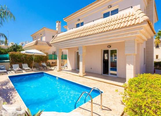 Villa Claudia in Paralimni 1