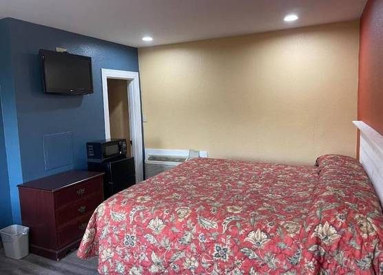Kenwood Court Motel 1