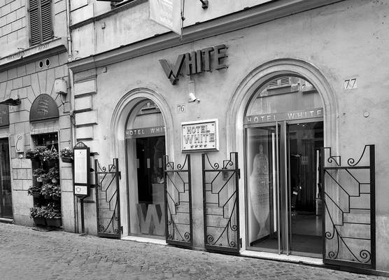 Hotel White 1