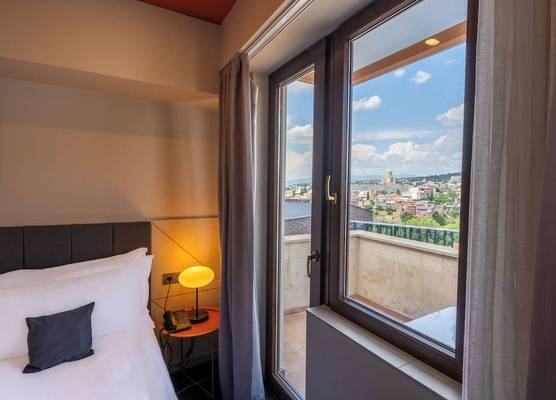 King Tamar Hotel By Luxuria Hotels 1