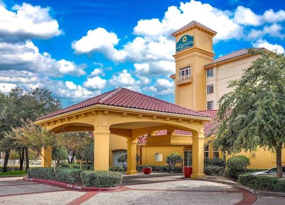 La Quinta by Wyndham Dallas North Central 1