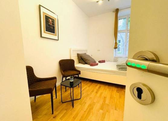 Direct City Center Rooms-Josefs Rooms 1