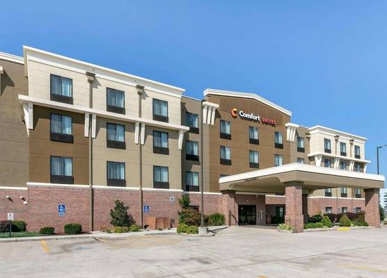 Comfort Suites Hopkinsville near Fort Campbell 1