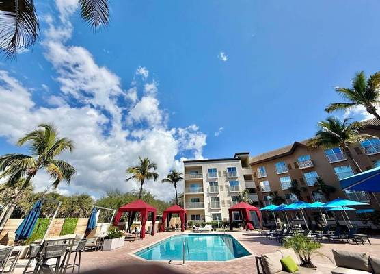 Holiday Inn Express & Suites NAPLES DOWNTOWN - 5TH AVENUE by IHG 1