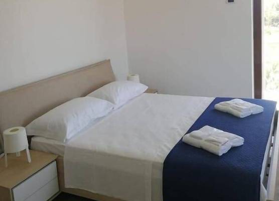 B&B Crispino 1