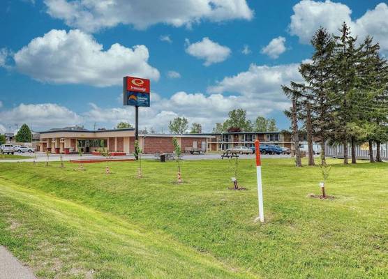 Econo Lodge Neenah 1