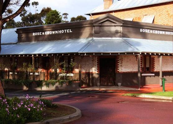 Rose & Crown Hotel 1