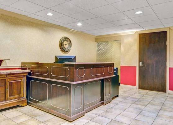 HomeSpring Inn & Studios 1