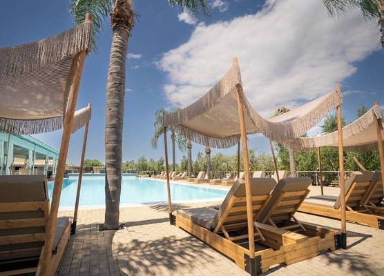 Zoe Seaside Resort 1