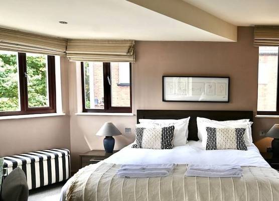 Eight at The Bakery B&B Tatsfield 1