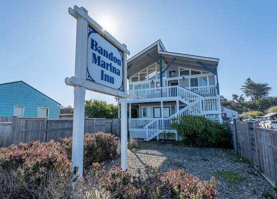 Bandon Marina Inn 1