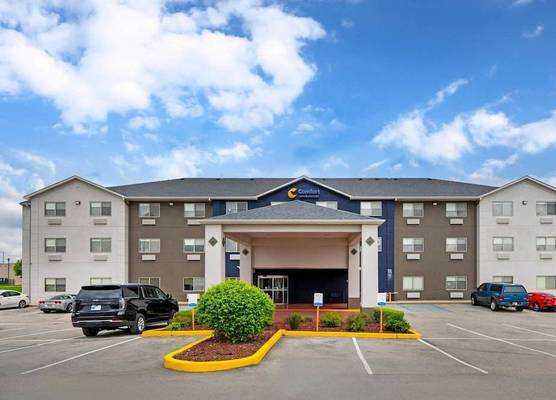 Comfort Inn & Suites North Greenfield 1