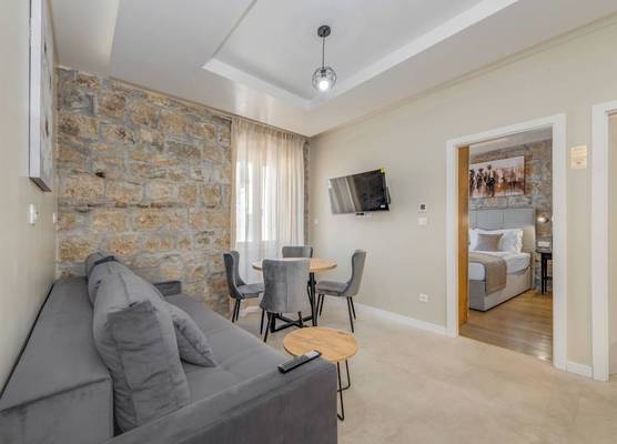 InMotion Luxury Rooms 1