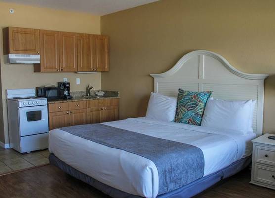 Shoreline Island Resort - Exclusively Adult 1